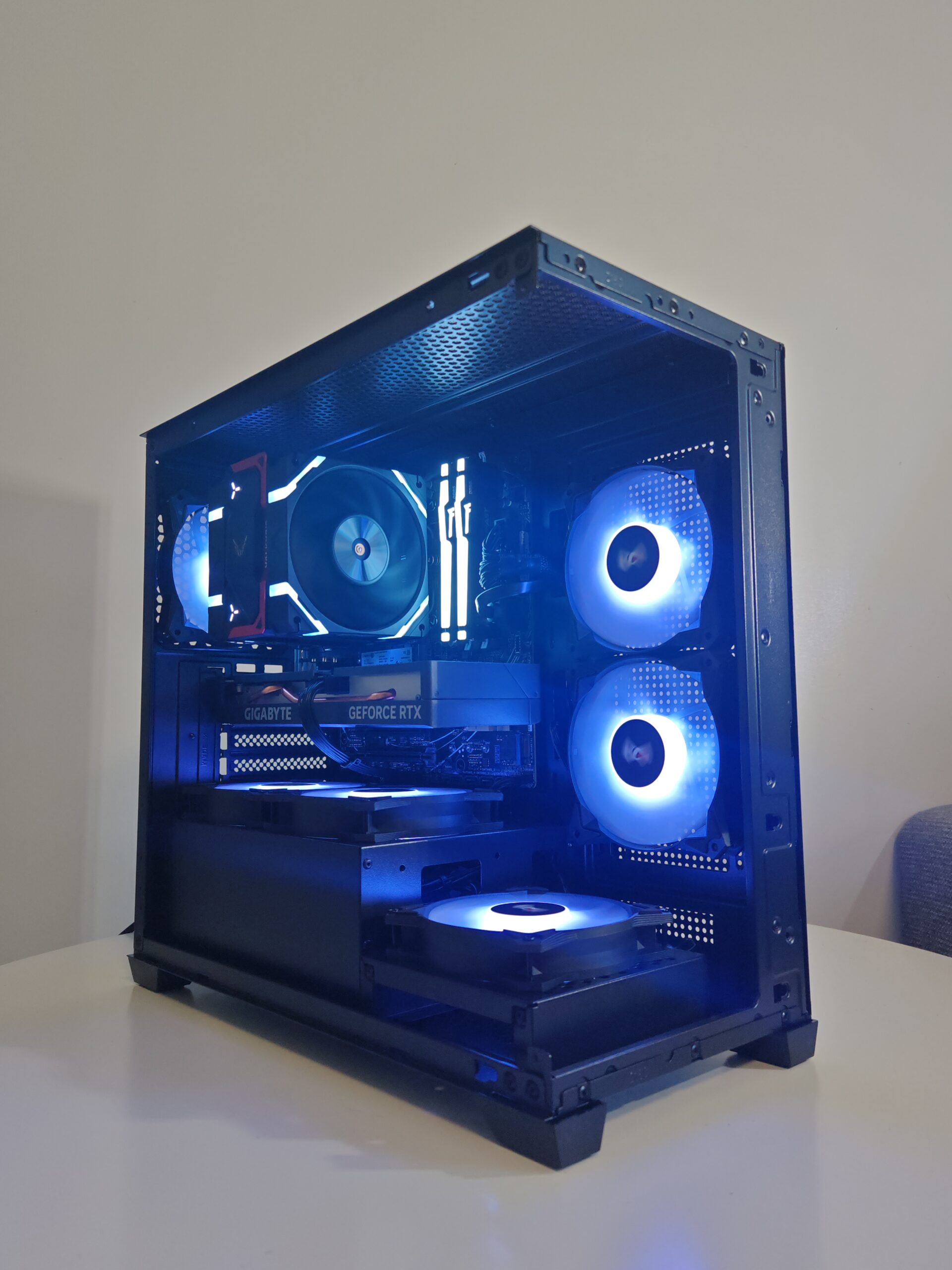 Ryzen 5 7600 / RTX 4060 / 16GB DDR5 / 1TB NVMe