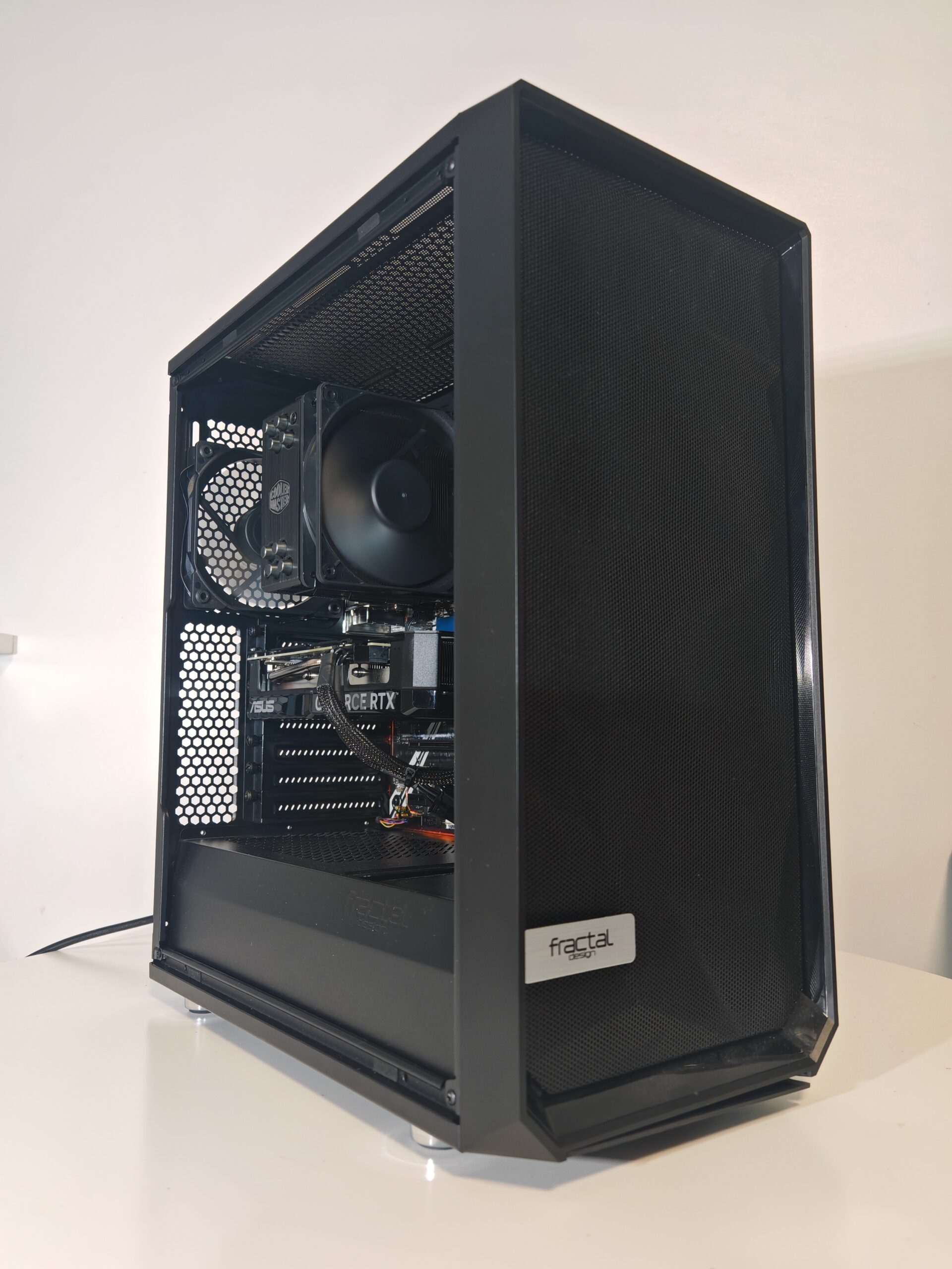 RTX 4060 / i5-9600K / 16GB / 512GB NVMe